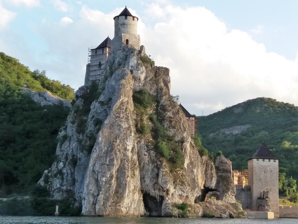 Zlatna Ribica Apartment Golubac Exterior photo