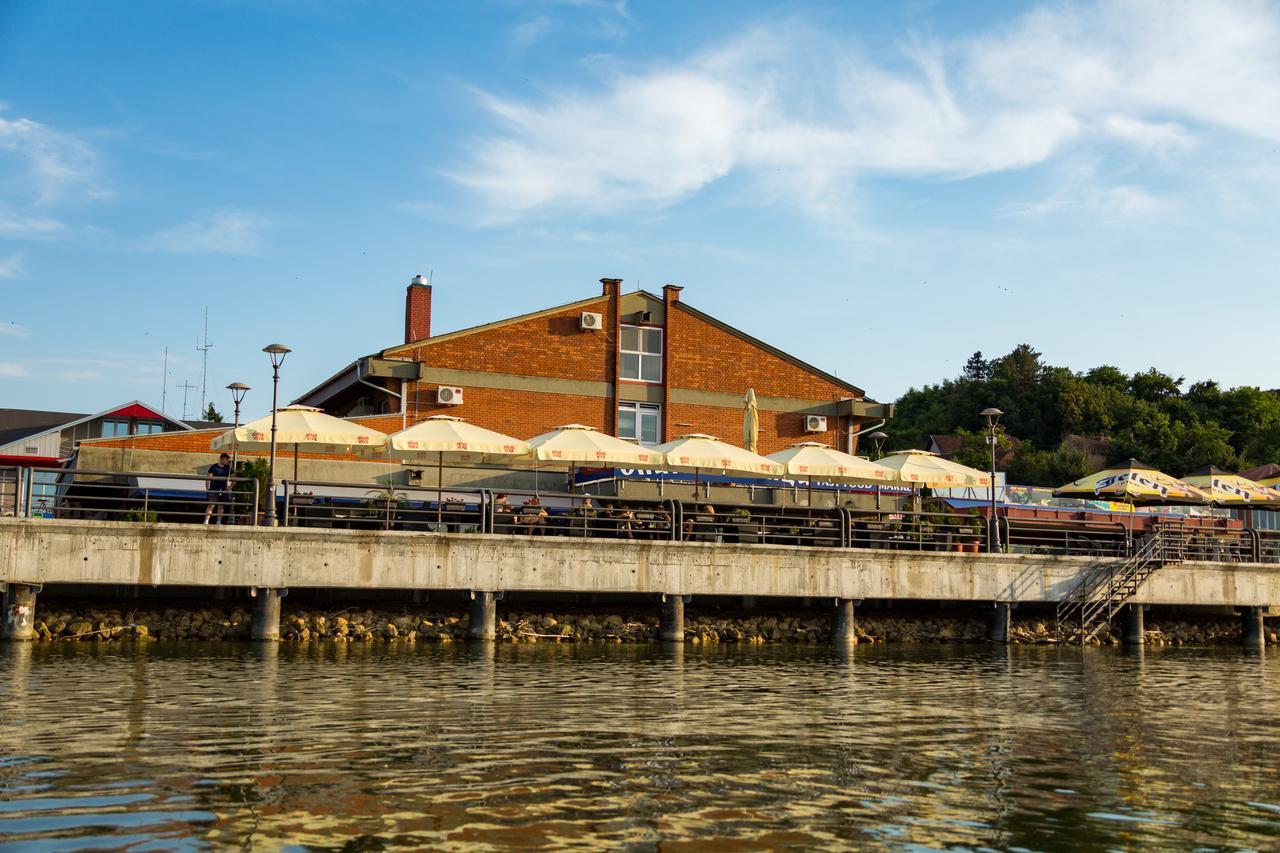Zlatna Ribica Apartment Golubac Exterior photo